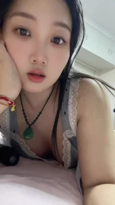 女上动作生疏